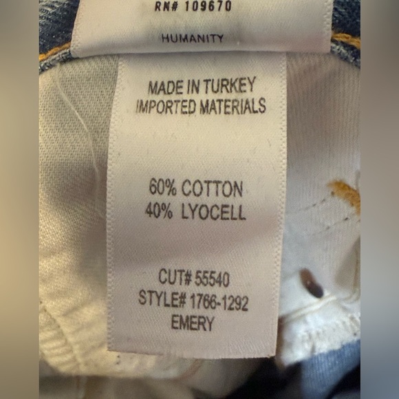 Citizens Of Humanity Women’s Lightly Distressed Emery Crop Denim Size 28 - Picture 9 of 10